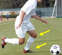 Futbol sırasında sabit ayak üzerinde dönme hareketi sırasında menisküs yırtığı  oluşabilir